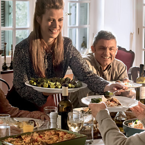 80 χρόνια τώρα, η ΑΒ Βασιλόπουλος είναι αφιερωμένη να φροντίζει τον Άνθρωπο. 