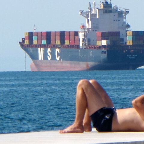 Τουρίστας στη Νέα Παραλία Θεσσαλονίκης