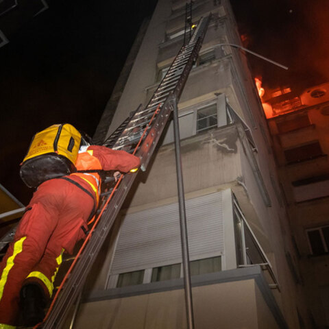 Φωτιά σε κτίριο στο Παρίσι
