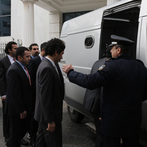 8 Τούρκοι αξιωματικοί