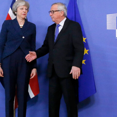 Μέι - Γιούνκερ