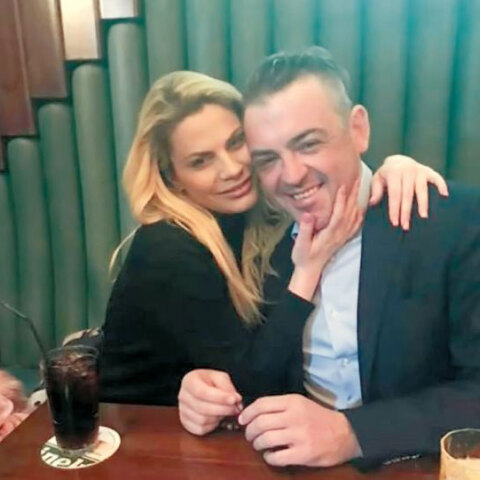 Μανώλη Πετσίτης - Βίκυ Καρνέζη