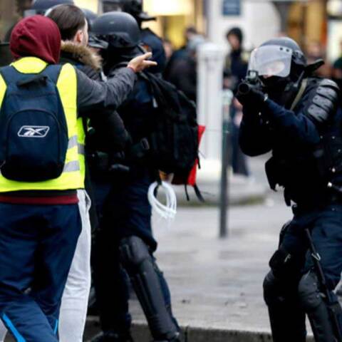 Κίτρινα Γιλέκα, Παρίσι / © EPA/ETIENNE LAURENT