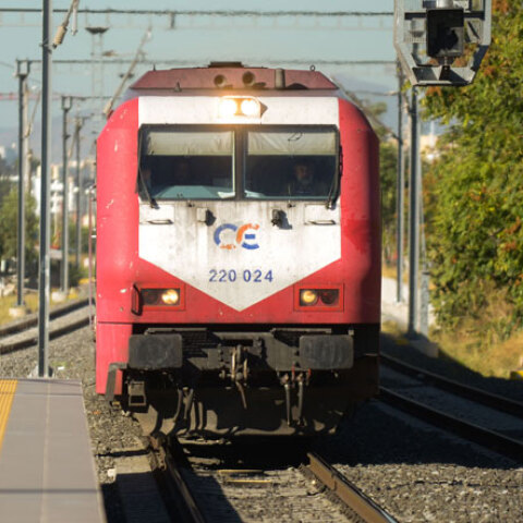 Προαστιακός - Λουτράκι