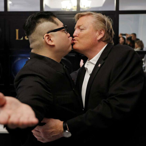 kissdonald.jpg