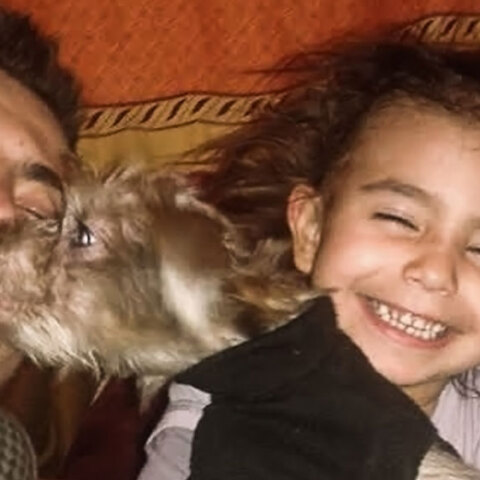 Η μικρή Άννυ με τον πατέρα της