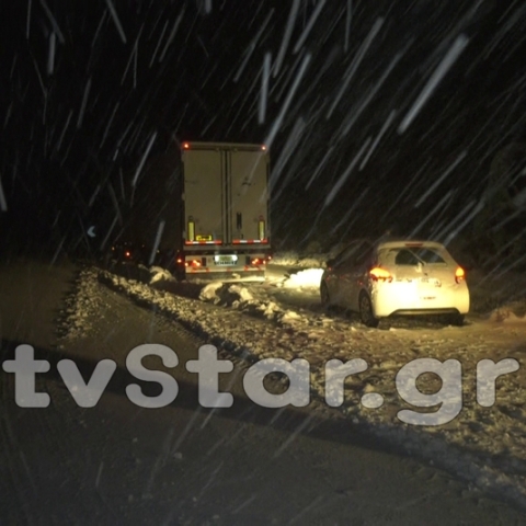 Δίπλωσε νταλίκα στον Δομοκό 