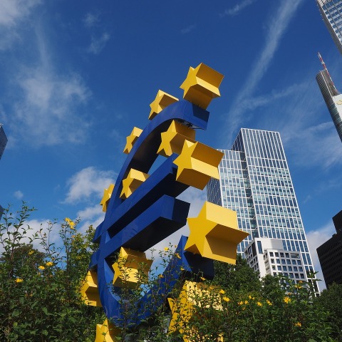 euro-sculpture-2867942_1280.jpg