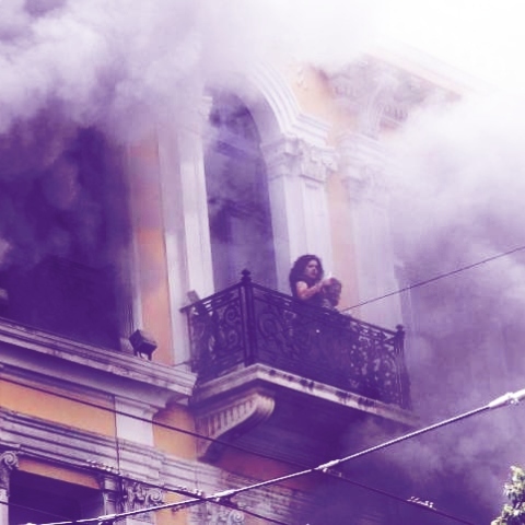 Η Μαρία Καραγιάννη, μία από τις εργαζόμενες που είχαν εγκλωβιστεί στη φλεγόμενη Marfin τον Μάιο του 2010