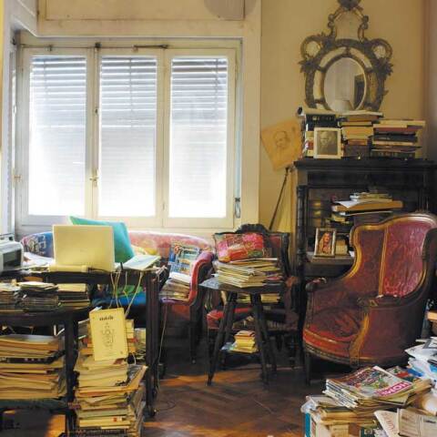 Η βιβλιοθήκη του Νάνου Βαλαωρίτη 