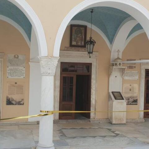 Ιερός Καθεδρικός Ναόw Κοιμήσεως Θεοτόκου Ύδρας