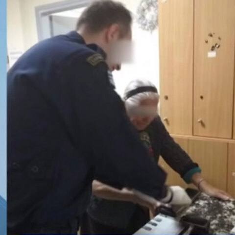 Σύλληψη 90χρονης που πωλούσε «τερλίκια» χωρίς άδεια