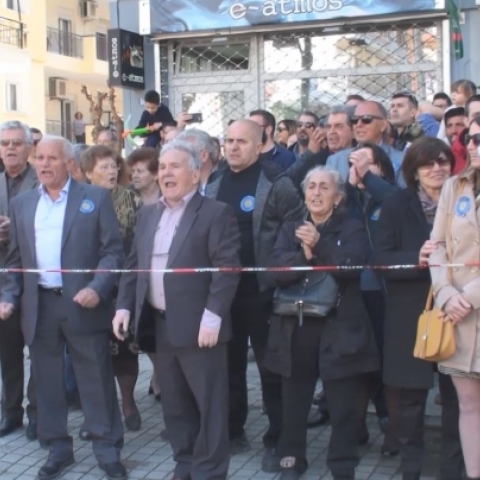 25η Μαρτίου - Γρεβενά: Αποδοκιμάστηκε Συριζαίος βουλευτής