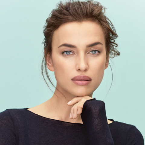 Η Irina Shayk στη νέα καμπάνια της Intimissimi: Silk collection
