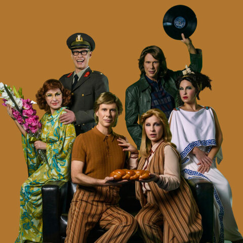 «Κουμ κουάτ» στο Θέατρο του Νέου Κόσμου © Ελίνα Γιουνανλή