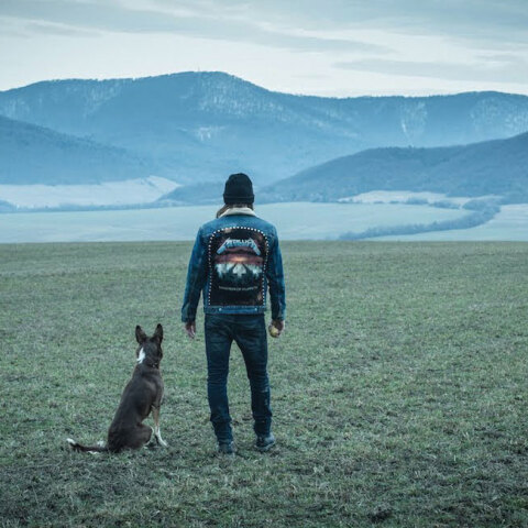 Με άλλο πρόσωπο (Mug)