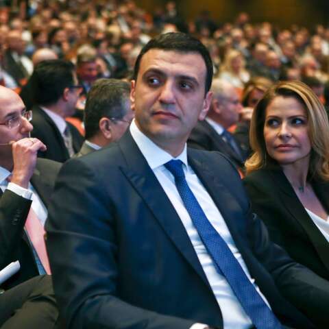 Παντρεύονται Βασίλης Κικίλιας και Τζένη Μπαλατσινού