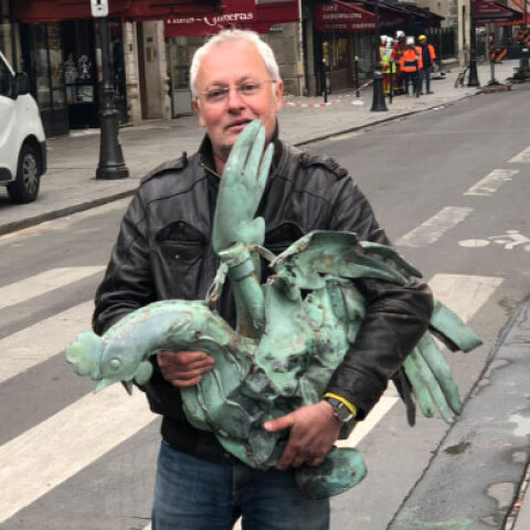 Ο κόκορας στα χέρια του σωτήρα του Φιλίπ Βιλγιενέβ