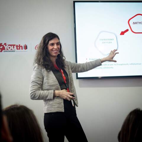 Σοφία Κάντα, Διευθύντρια Ανθρώπινου Δυναμικού Coca-Cola Τρία ΈψιλοΣοφία Κάντα, Διευθύντρια Ανθρώπινου Δυναμικού Coca-Cola Τρία Έψιλον