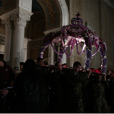 Περιφορά Επιταφίου της Μητρόπολης Αθηνών 
