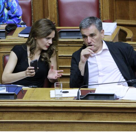 Τη Δευτέρα στη Βουλή η ρύθμιση για τις 120 δόσεις 