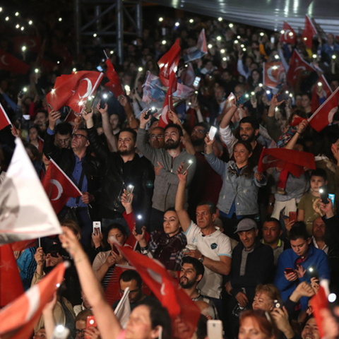 Υποστηρικτές του Ιμάμογλου στην Κωνσταντινούπολη