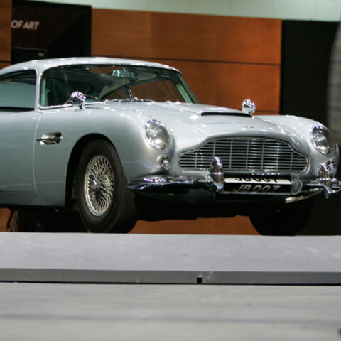 astonmartin-jamesbond