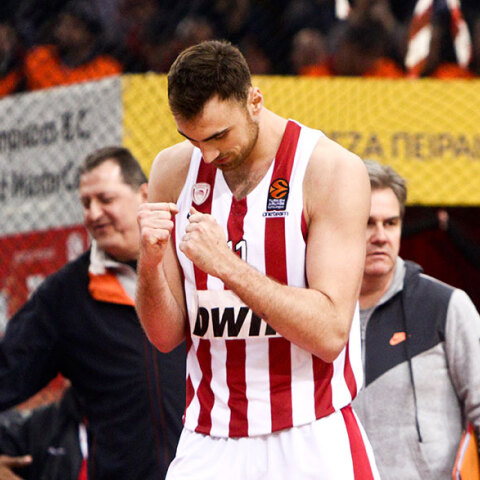 Νίκολα Μιλουτίνοφ