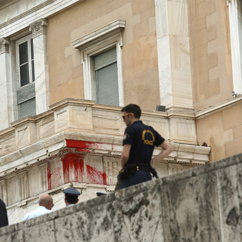 Επίθεση Ρουβίκωνα στη Βουλή