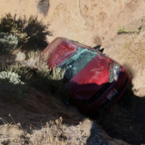 Αυτοκίνητο σε χαράδρα