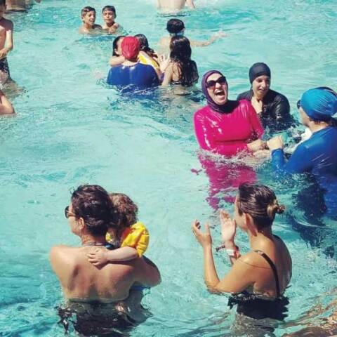 Μπουρκίνι και Γαλλίδες κυρίες