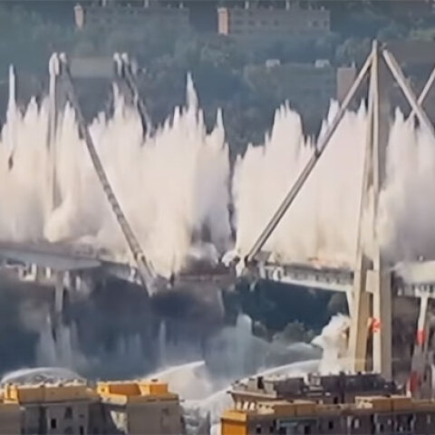 Ελεγχόμενη κατεδάφιση της μοιραίας γέφυρας στη Γένοβα