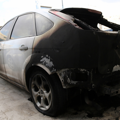 Καμένα αυτοκίνητα στο Κολωνάκι