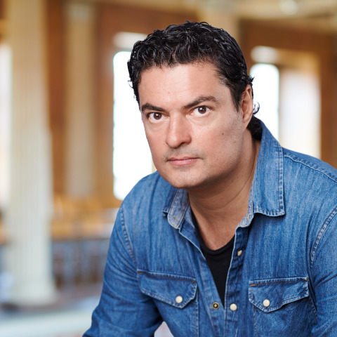 Γιώργος Πέτρου