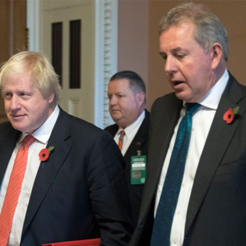 Μπόρις Τζόνσον, Σερ Κιμ Νταρόκ