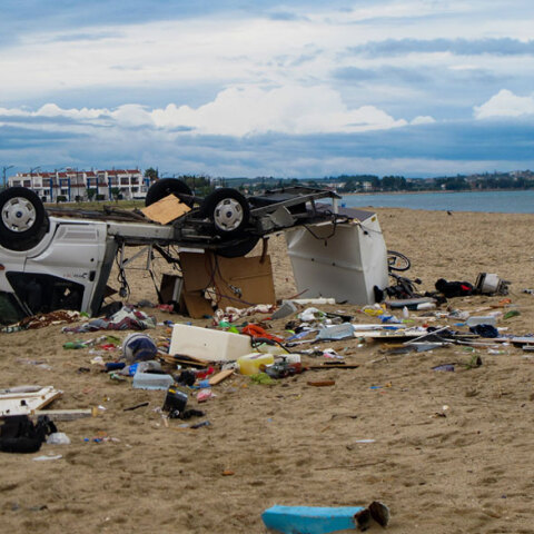 Κατεστραμμένο τροχόσπιτο στη Χαλκιδική - Δύο νεκροί
