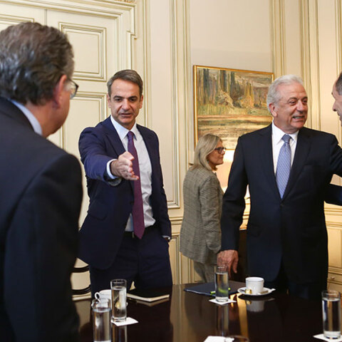 Σύσκεψη στο Μαξίμου για το μεταναστευτικό