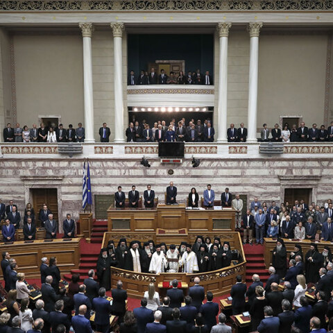 Η ορκωμοσία των 300 στη Βουλή