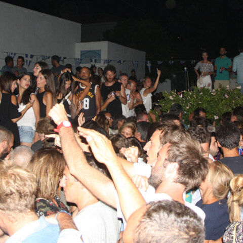Radio Active, Θοδωρής Παπατσαρούχας, street party,  Σίφνος