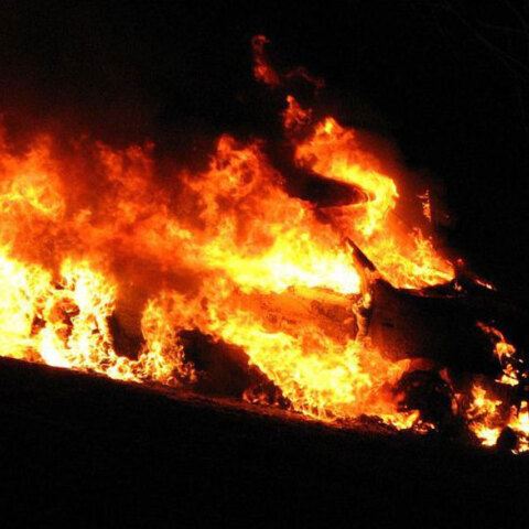 Αυτοκίνητο στις φλόγες