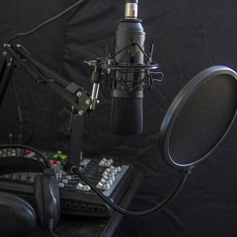 microphone-616788_1920.jpg