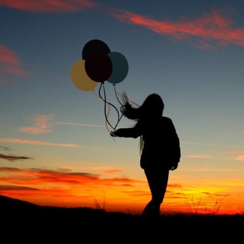 balloons-girl.jpg