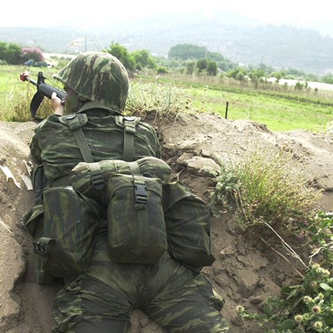 Στρατιώτης