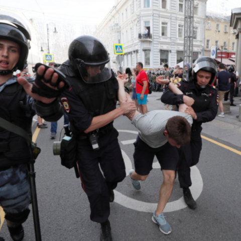 russia-arrests