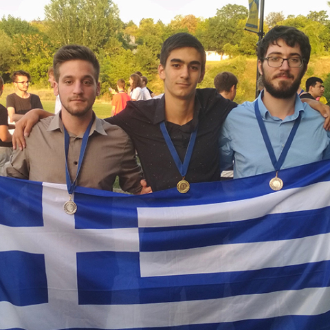 Κυπριανός Ιάσωνας Προδρομίδης (χρυσό), Σωτήρης Αρμενιάκος (αργυρό) και Γιώργος Κοντογεωργίου (αργυρό)