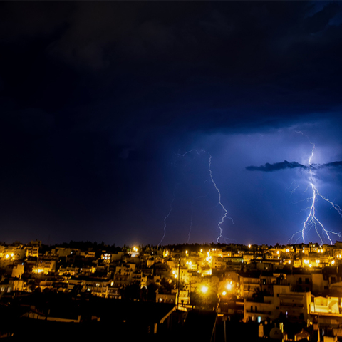 Νυχτερινή καταιγίδα στη Θεσσαλονίκη
