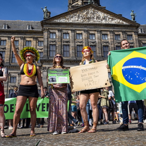 Διαδήλωση στο Άμστερνταμ για τον Αμαζόνιο 