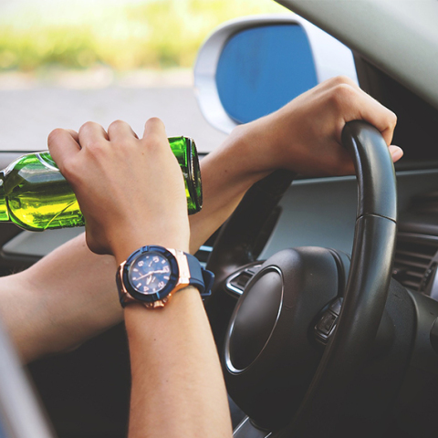 Οδήγηση υπό την επήρεια αλκοόλ