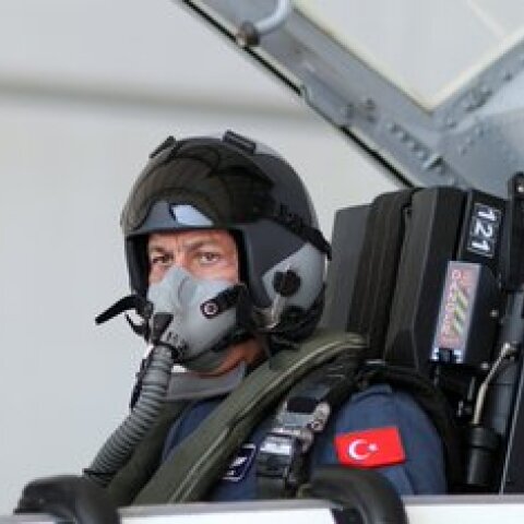 Χουλουσί Ακάρ