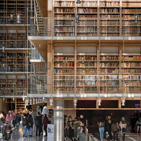 Πύργος Βιβλίων της Εθνικής Βιβλιοθήκης της Ελλάδος © ΕΒΕ / Νίκος Καρανικόλας